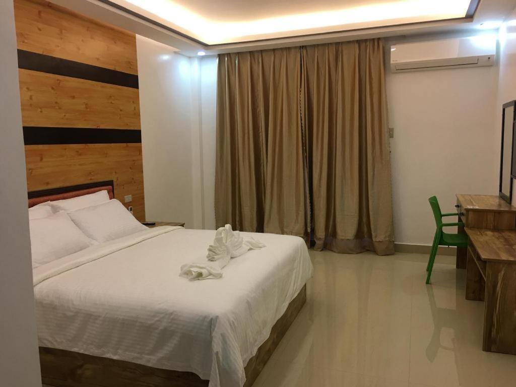 Hotel Primera Замбоанга Экстерьер фото