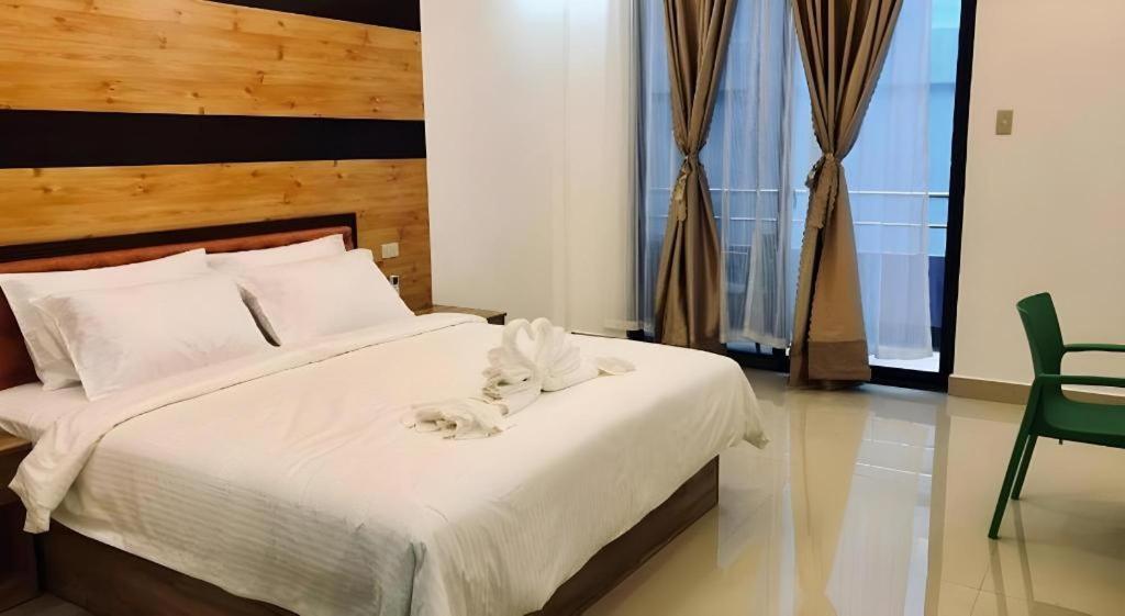 Hotel Primera Замбоанга Экстерьер фото